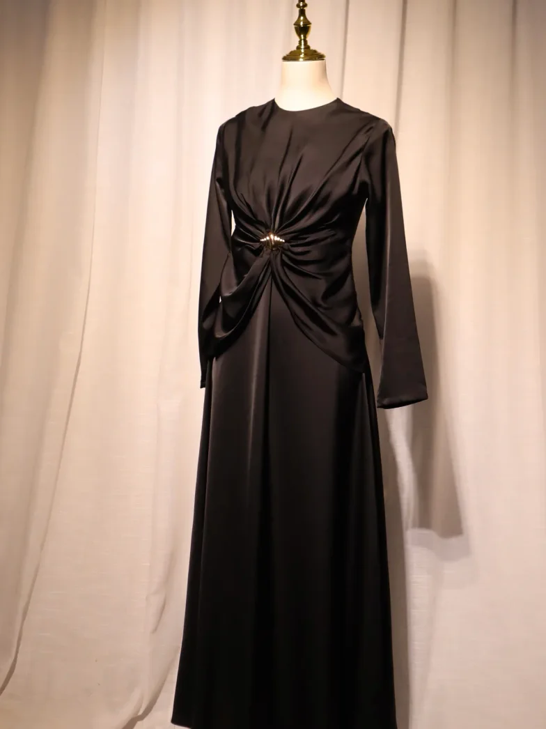 Sana'a Satin Maxi